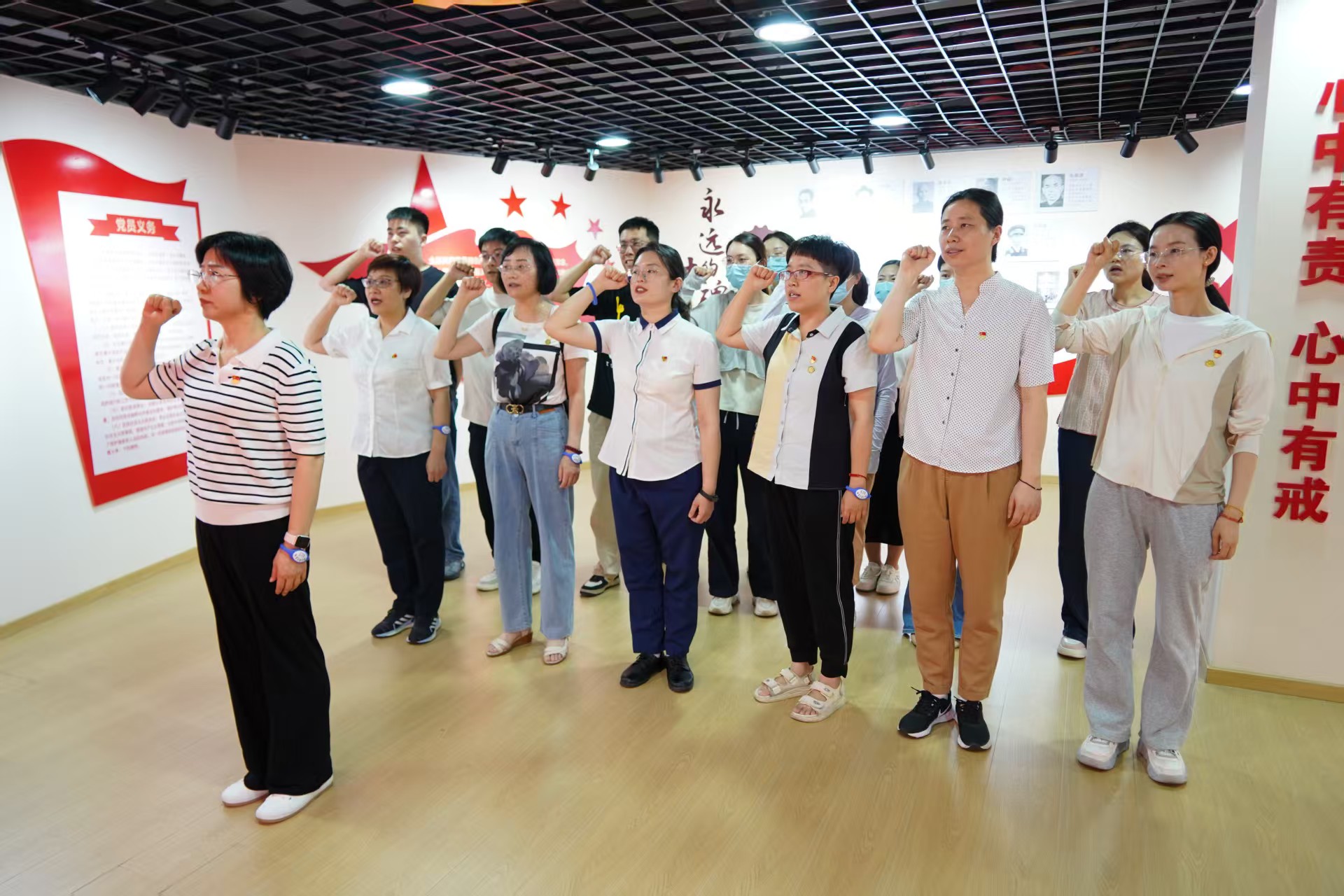 筑牢思想防线 永葆清廉本色 ——我院多支部赴福建省监狱警示教育中心开展沉浸式警示教育活动