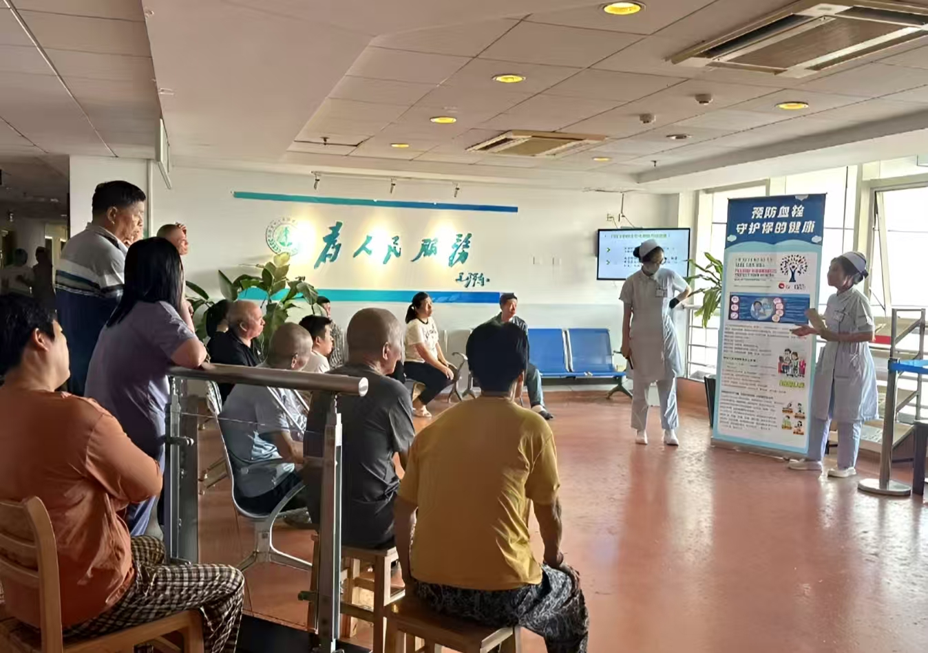 防栓科普“走新”更“走心” 福医附一医院血管外科从病房至社区，“从头到脚”护健康