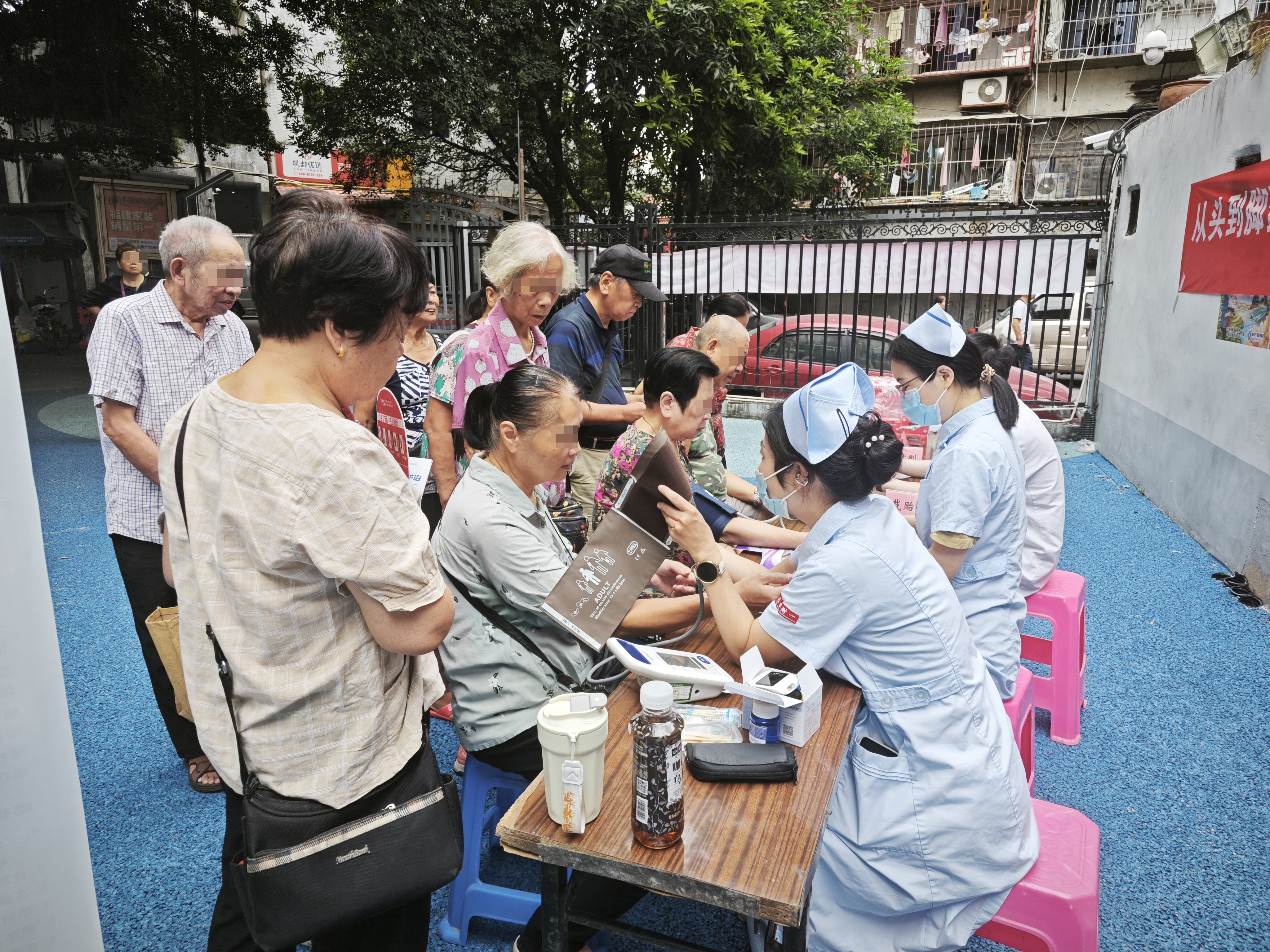 防栓科普“走新”更“走心” 福医附一医院血管外科从病房至社区，“从头到脚”护健康