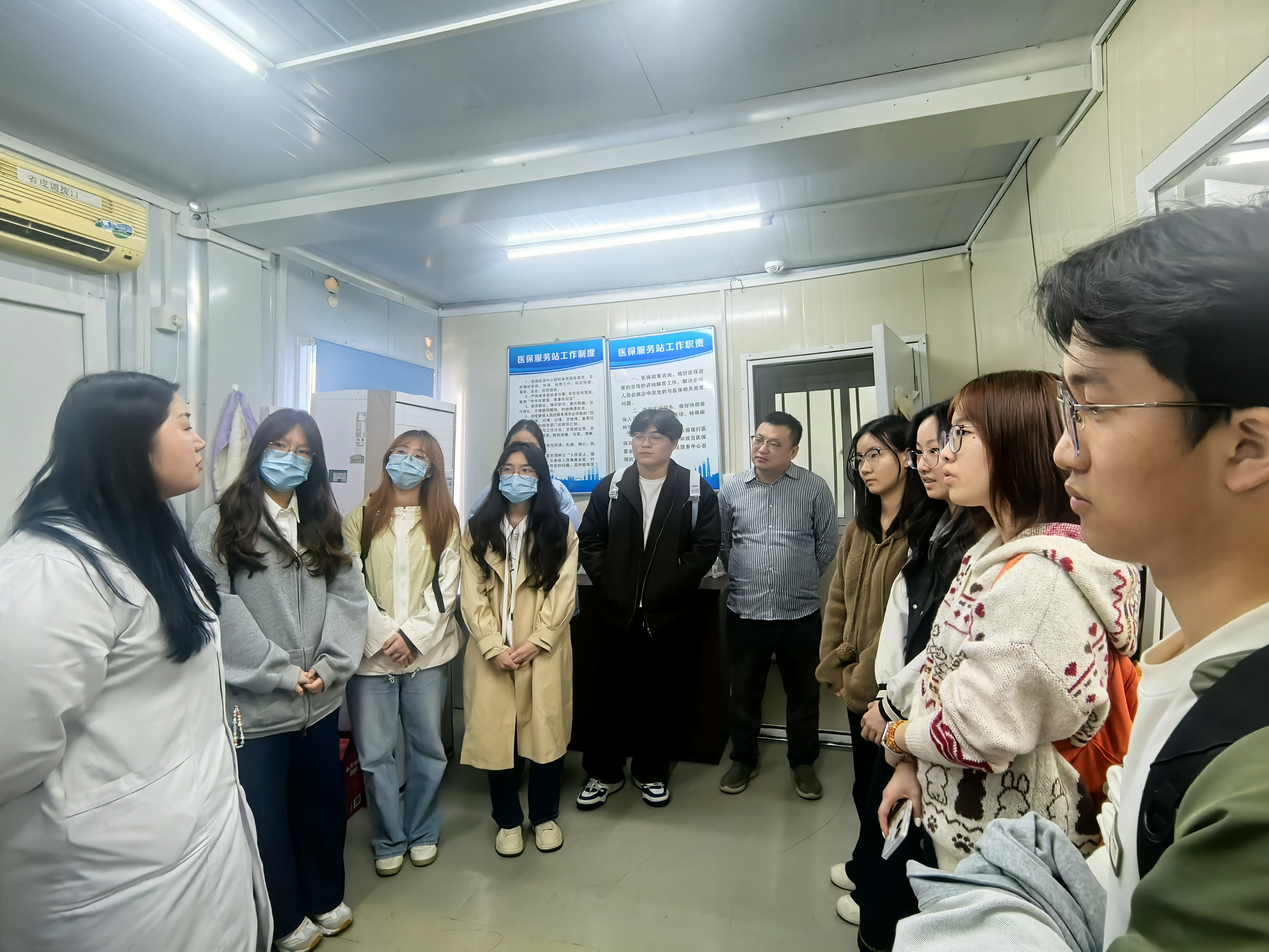 医教协同育英才 医保见习启新程 ——福建医科大学首届医疗保险专业学生来到福医附一医院开展见习活动