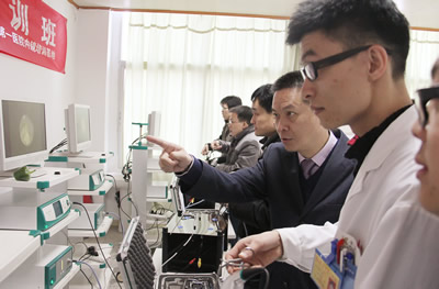 我院神经外科成功举办第一期神经内镜培训班