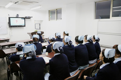 回顾与展望  我们在路上--记2014年全院护士大会