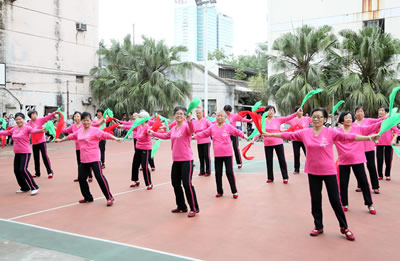 走出来  动起来  乐起来--我院举办庆祝九九重阳节活动纪实