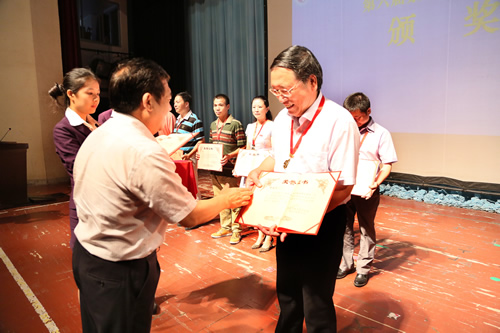 徐国兴教授荣膺“第四届福建省优秀科技工作者奖”及“第六届福建紫金科技创新奖”