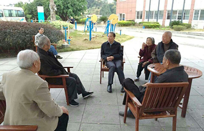 福建省民政厅领导亲切看望护养中心住养长者