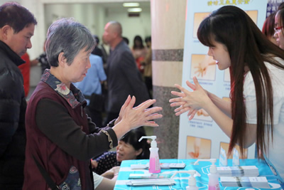 我院开展”世界手卫生日“宣传活动