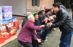 情系麻风村 关爱暖人心--我院皮肤病性病分院专家走访慰问三明沙县麻风村病人