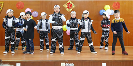 福建医大附一护养中心“七彩生活”--马尾区文化馆艺术团文艺小志愿者爱心义演活动