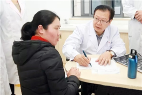 我院协办的2016年全国CHJS人工关节感染基础与临床学习班暨关节假体周围感染专题讨论会在福建龙岩顺利举行