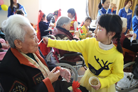 我院护养中心开展拗九节献爱心活动