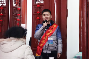 青春雷锋月 爱心助盲行——院团委开展“感恩对话，健康宣讲”关爱盲人志愿者活动