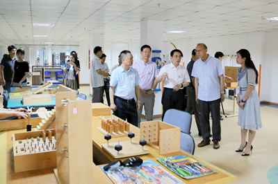 民政部、国家卫计委、工信部领导联合莅临我院护养中心督导调研