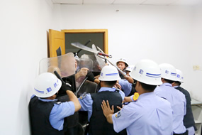 『平安附一』我院举行反恐防暴应急演练