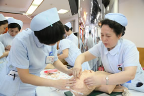 我院护理部顺利举办“导管安全固定工作坊”