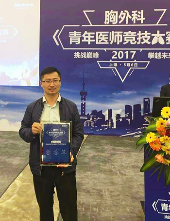 我院胸外科邱明链副主任医师勇夺肺手术比赛（视频演示）中国南方区第一名