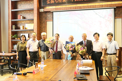 无影灯下的手术刀闪闪发光　显微镜下的病理人默默无闻--《中国病理人的足迹》走进福建 探寻我院两位老病理人的一生