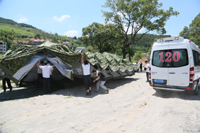 三伏酷暑战高温  应急救援练“强兵”--我院省级紧急医学救援三队开展自然灾害应急救援演练