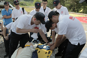 三伏酷暑战高温  应急救援练“强兵”--我院省级紧急医学救援三队开展自然灾害应急救援演练