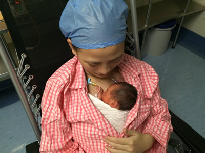 『改善医疗服务行动在附一』袋鼠妈妈护理模式  倾心呵护早产宝宝--我院新生儿科开展KMC“袋鼠妈妈式”护理