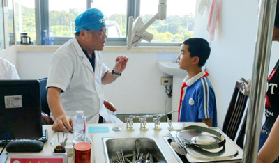 我院名医顾问团赴东山县义诊讲学