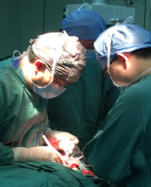 我院成功开展福建省首例颈动脉侵犯的喉恶性肿瘤动脉重建术