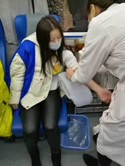 暖冬献血，附一“蓝马甲”在行动！