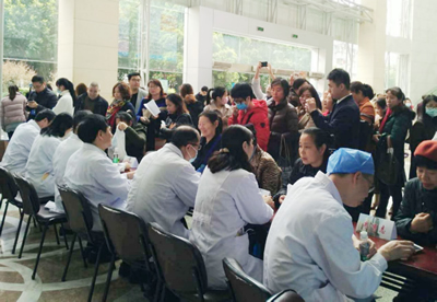 改善医疗服务  关爱女性乳腺健康——我院举办国际劳动妇女节关爱女性乳腺健康大型义诊活动