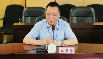 国际妇科腔镜学会专家一行到我院参观走访