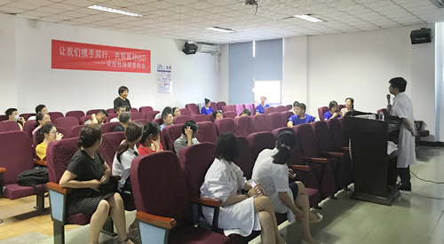 消化内科举办世界炎症性肠病日关爱肠道健康宣教讲座及义诊