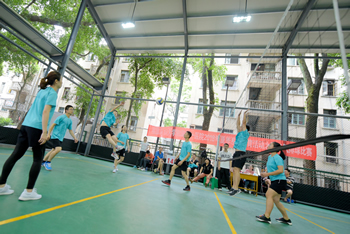 我院举办首届职工气排球团体赛