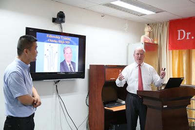 美国知名关节外科专家William Griffin教授访问我院