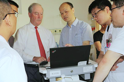 美国知名关节外科专家William Griffin教授访问我院