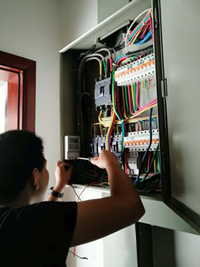 【图片新闻】后勤管理处开展节能减排专项活动