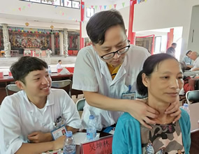 『致敬医师节』我院六个党支部联合开展送服务下基层党建活动