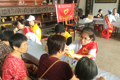 『致敬医师节』我院青年医务工作者参加李嘉诚基金会2018年全国医学生暑期医疗扶贫之闽清坂东义诊活动