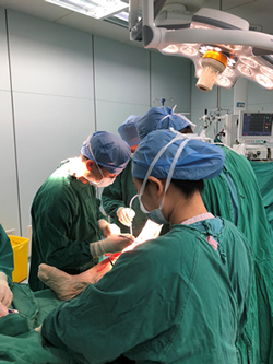 我院关节外科举办膝关节复杂初次置换与翻修高级研讨班