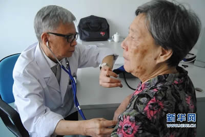 『致敬医师节』新华网‖【福建名医】心血管病专家吴可贵：医者父母心