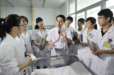 杨立勇教授荣获福建省教师最高荣誉——福建省第五届杰出人民教师