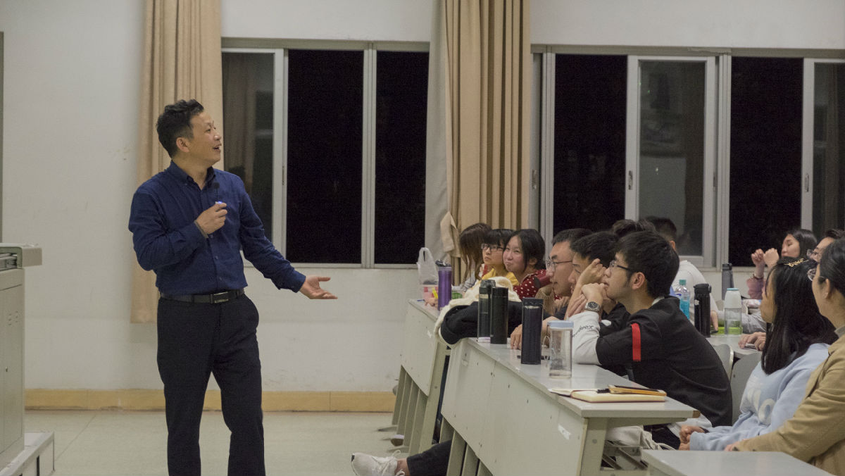 第一临床医学院举办大学生心理健康讲座