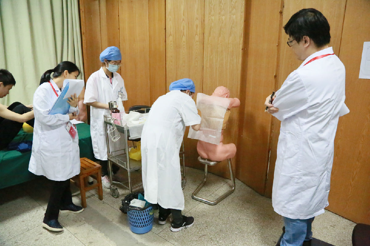 第一临床医学院举办第十六届临床知识技能竞赛