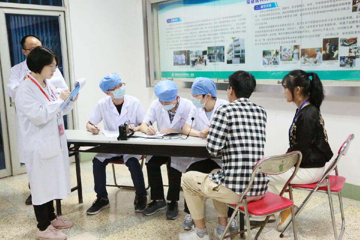 第一临床医学院举办第十六届临床知识技能竞赛