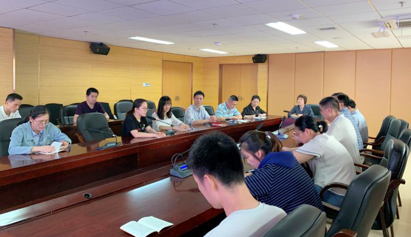 我院行政、药学党支部联合举办“不忘初心、牢记使命” 主题党日暨“党员先锋岗”授牌仪式