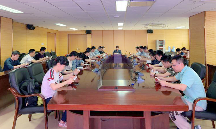 我院行政、药学党支部联合举办“不忘初心、牢记使命” 主题党日暨“党员先锋岗”授牌仪式