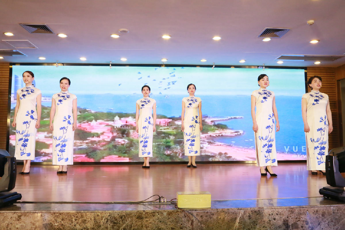 我院举办首届文化节系列活动暨纪念建国70周年“诵经典 育德行 我与祖国共成长”经典诵读比赛