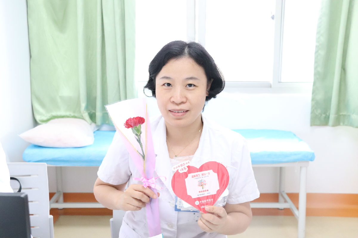 『中国医师节』福建省医师协会会长陈晓春一行看望慰问第二届“福建名医”陈国熙教授及我院医师代表