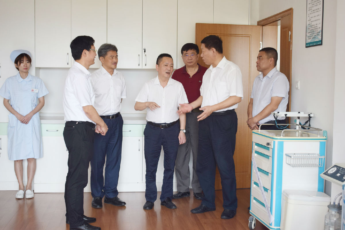 全国政协社法委副主任尹蔚民一行到我院护养中心调研