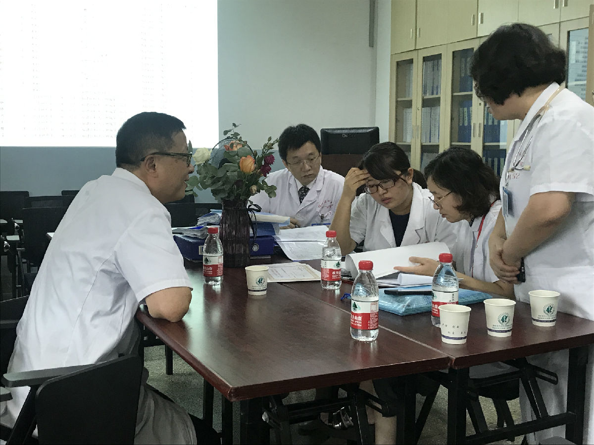 国家住院医师规范化培训评估组到我院检查指导