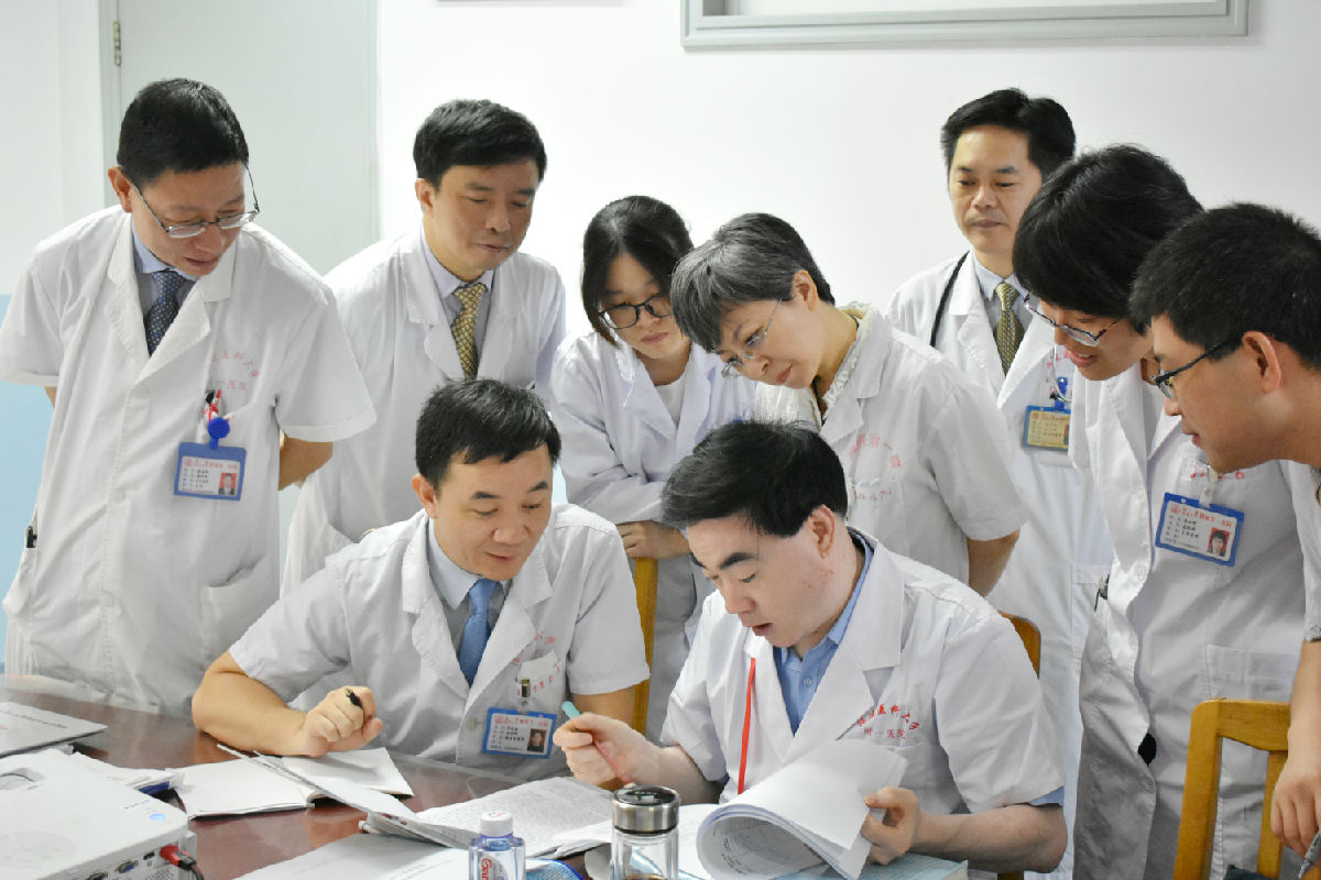 国家住院医师规范化培训评估组到我院检查指导