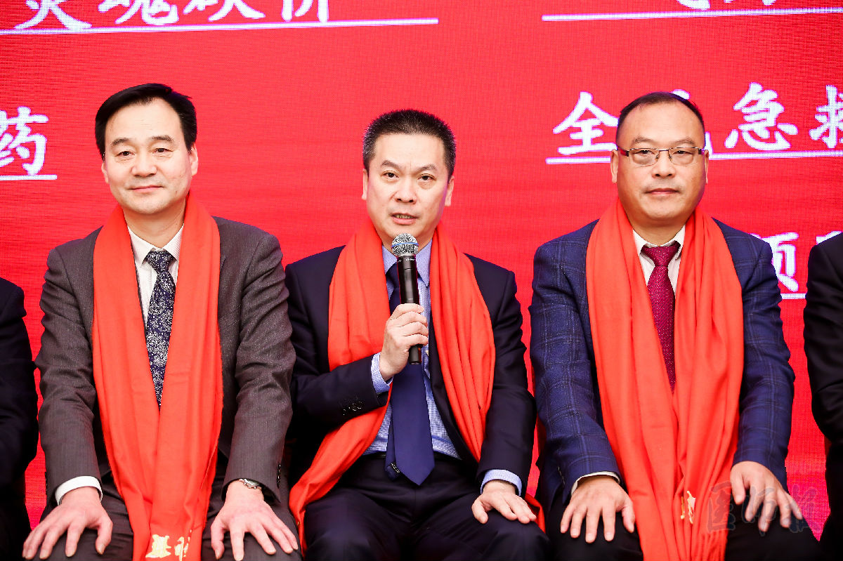 康德智院长荣膺2019年度“推动行业前行的力量&middot;十大领导力院管专家”称号