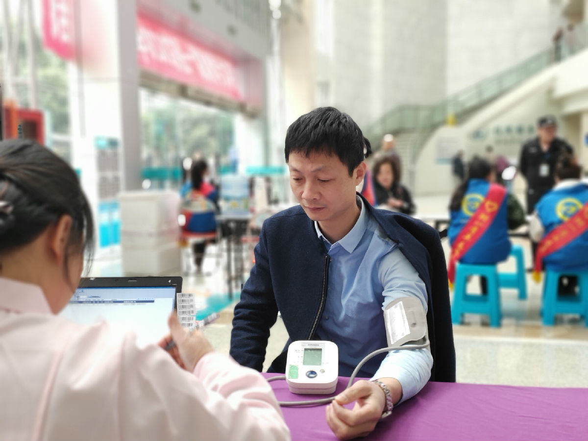 热血送暖 为生命接力——我院连续十年开展无偿献血活动